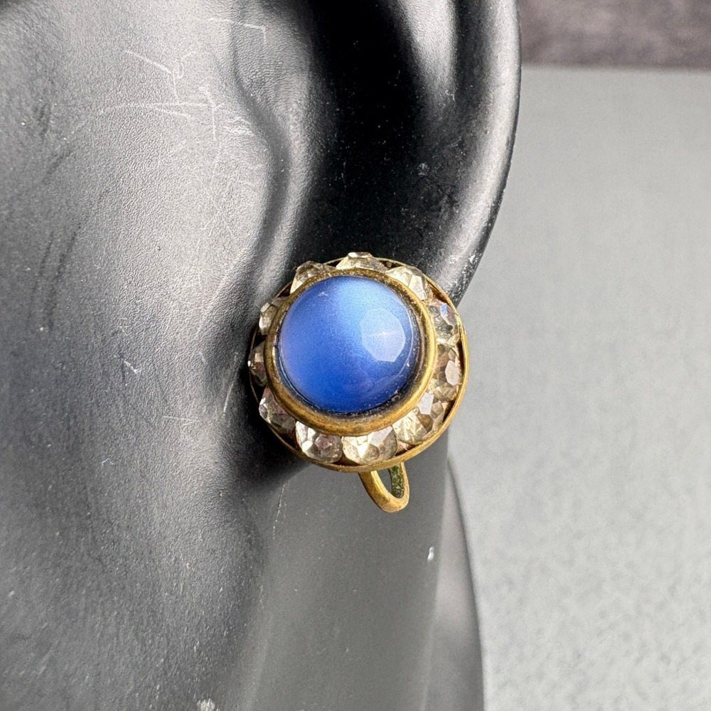 Vintage Blue Cats Eye Rhinestone Screw Back Earrings Brass Tone Round Studs